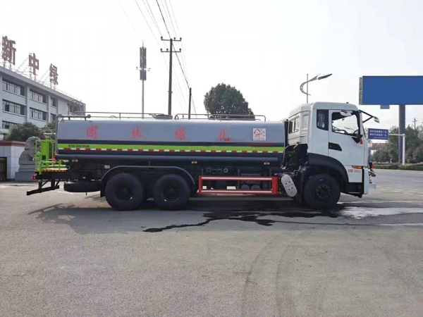 國(guó)六天龍灑水車(chē)12/18立方